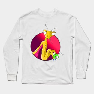 Praying Mantis caught eating her partner Long Sleeve T-Shirt